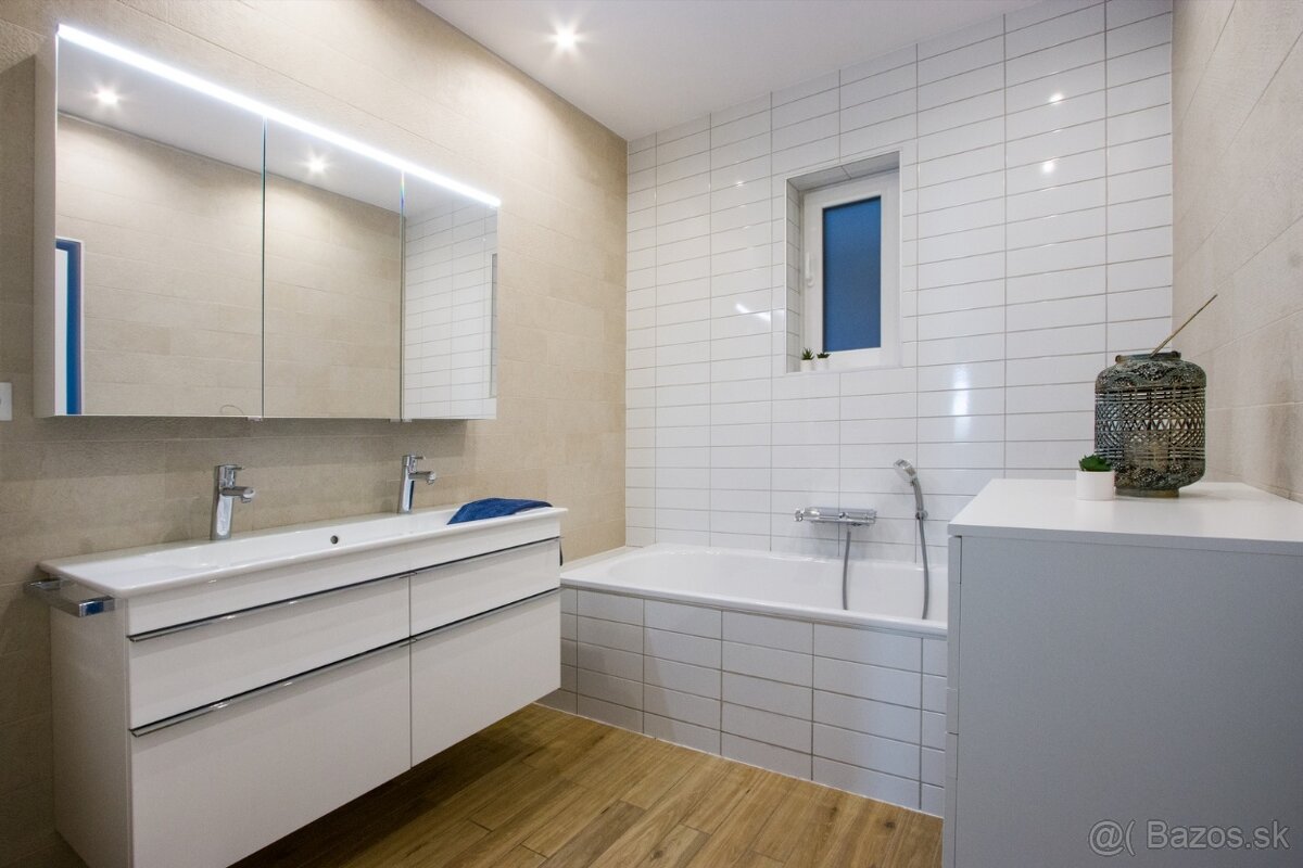 192346647 (1)