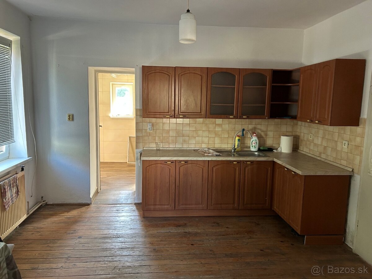 194144007 (1)